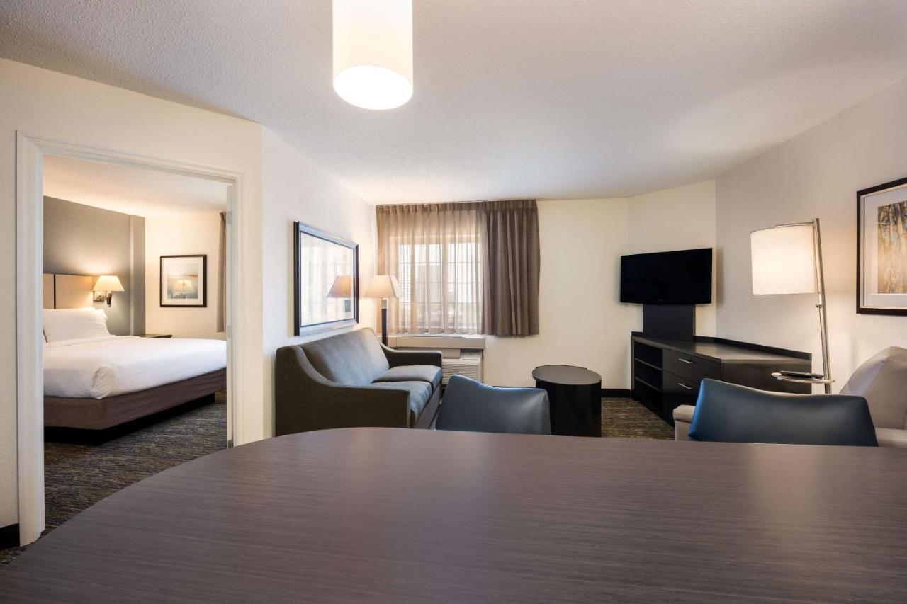 Sonesta Simply Suites Denver West Federal Center Лейкуд Екстериор снимка
